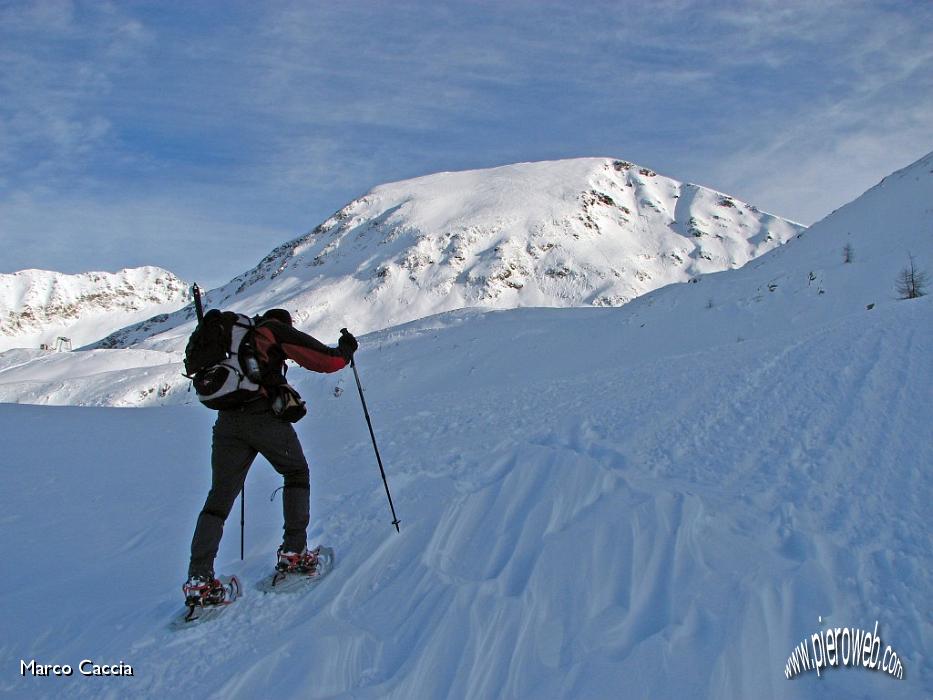 03_Salita lungo le piste.JPG